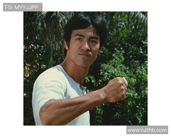 李小龙如何在泰拳的挑战中展现武术哲学与战斗智慧 李小龙如何在泰拳的挑战中展现武术哲学与战斗智慧